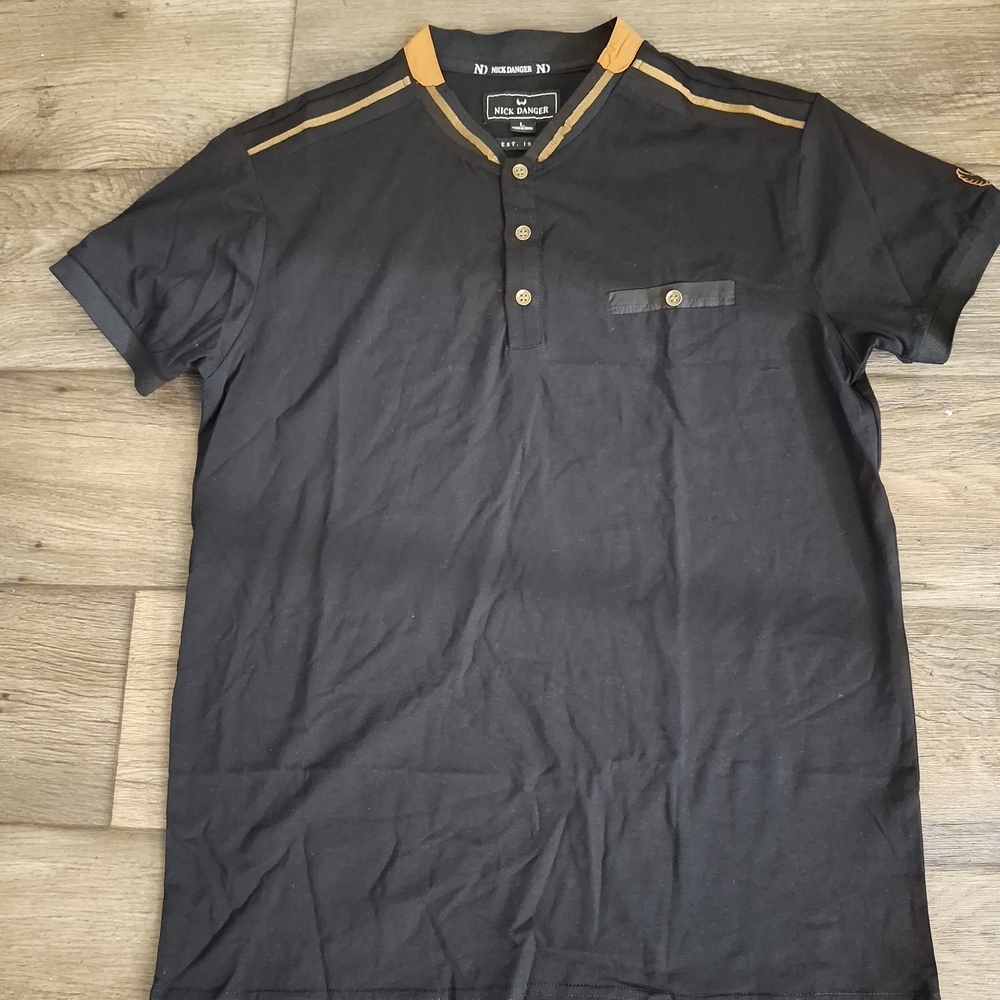 Nick Danger Black & Brown Shirt (NWT)
Size: Large
Retail: $58